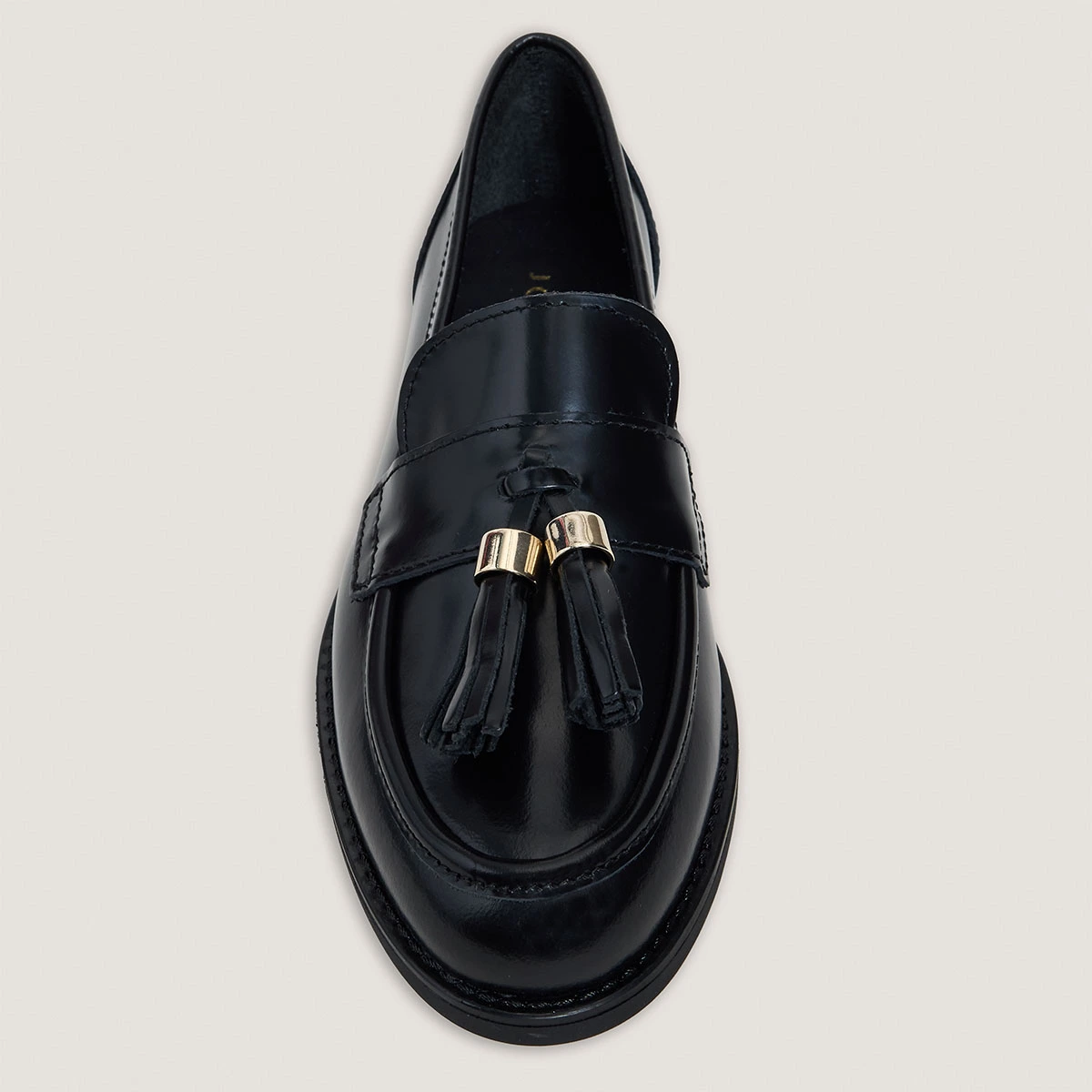 Tassel Loafers in shiny black leather | NELLOU