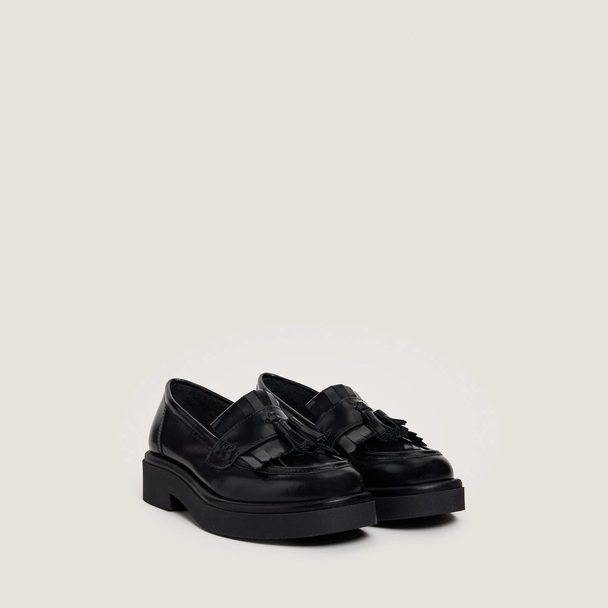 Tassel Loafers in shiny black leather | NICO
