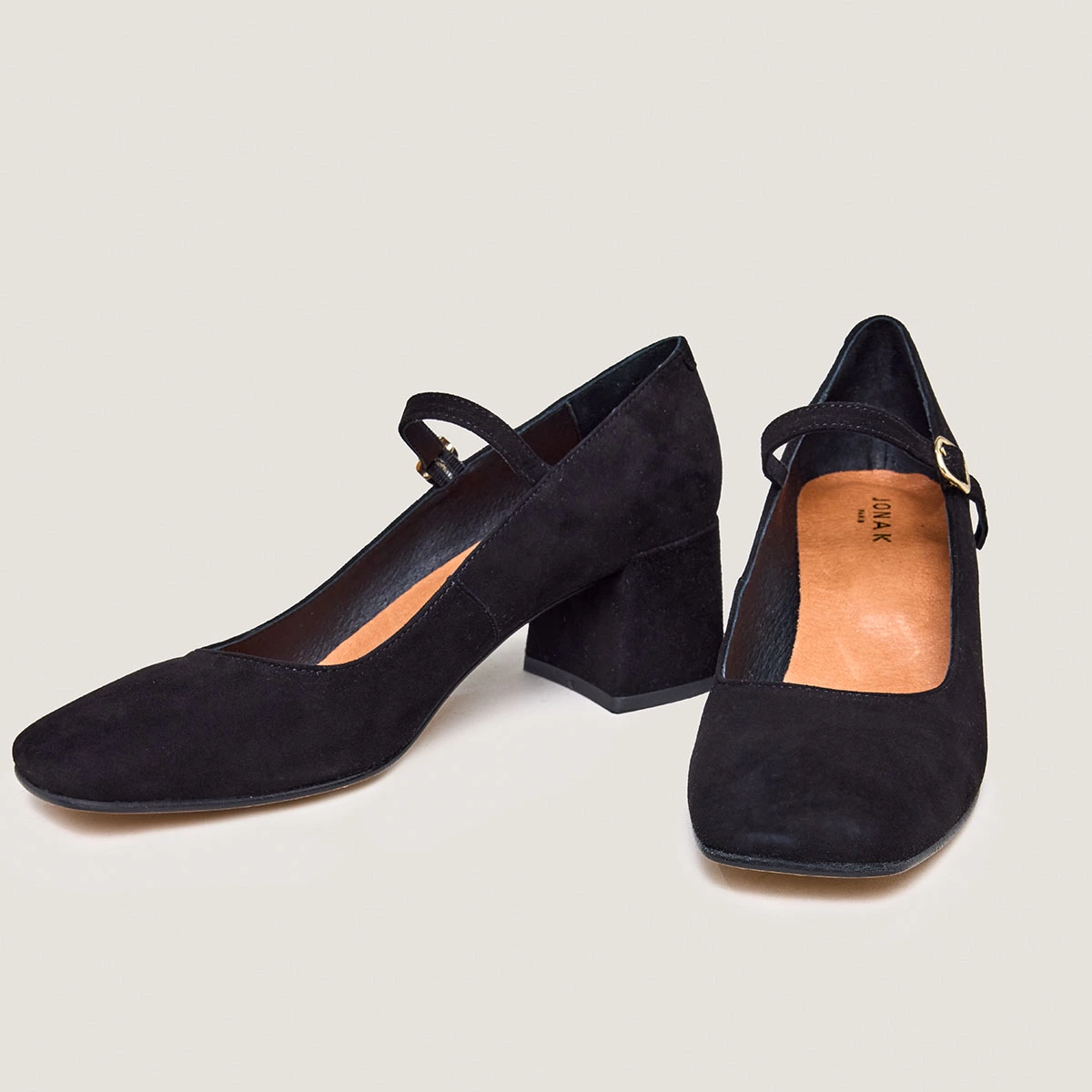 Mary Jane with Square Heels in black velvet | ALIENOR