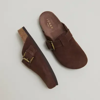 Mules with buckles in brown crust | munch