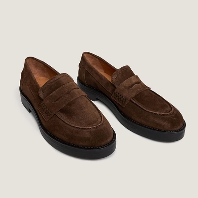 Loafers with round toe in brown suede | mirna