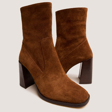 Heeled Ankle Boots with Square Toe cognac