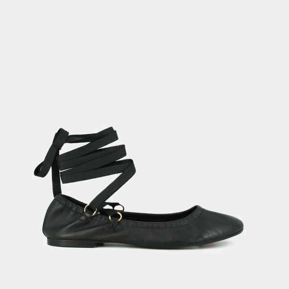 Soft ballet flats in black leather | DESIREUSE