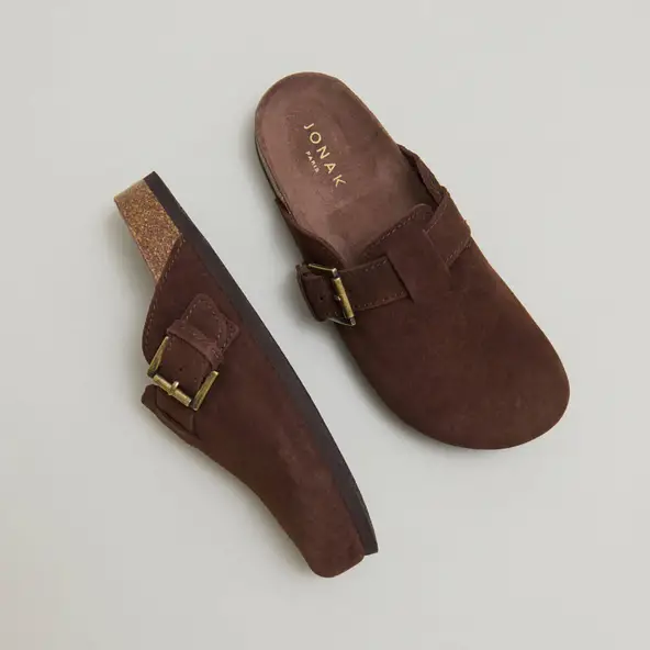 Mules with buckles in brown crust | MUNCH