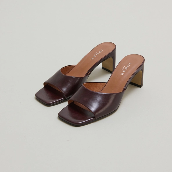 Heeled mules in dark brown leather | DERIVE