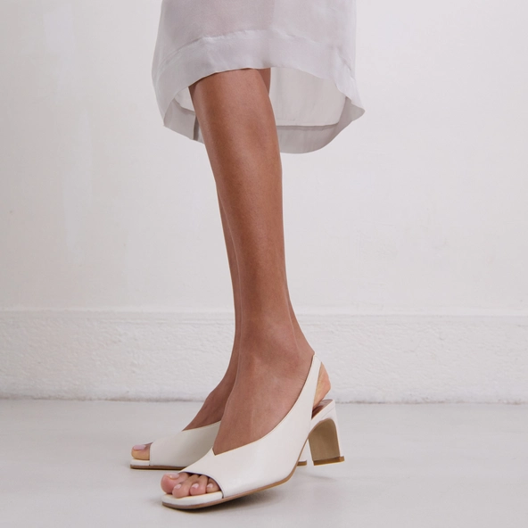 Slingback pumps in ecru leather | DICTON