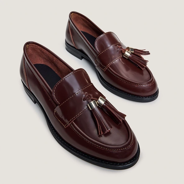 Tassel Loafers in shiny brown leather | NELLOU