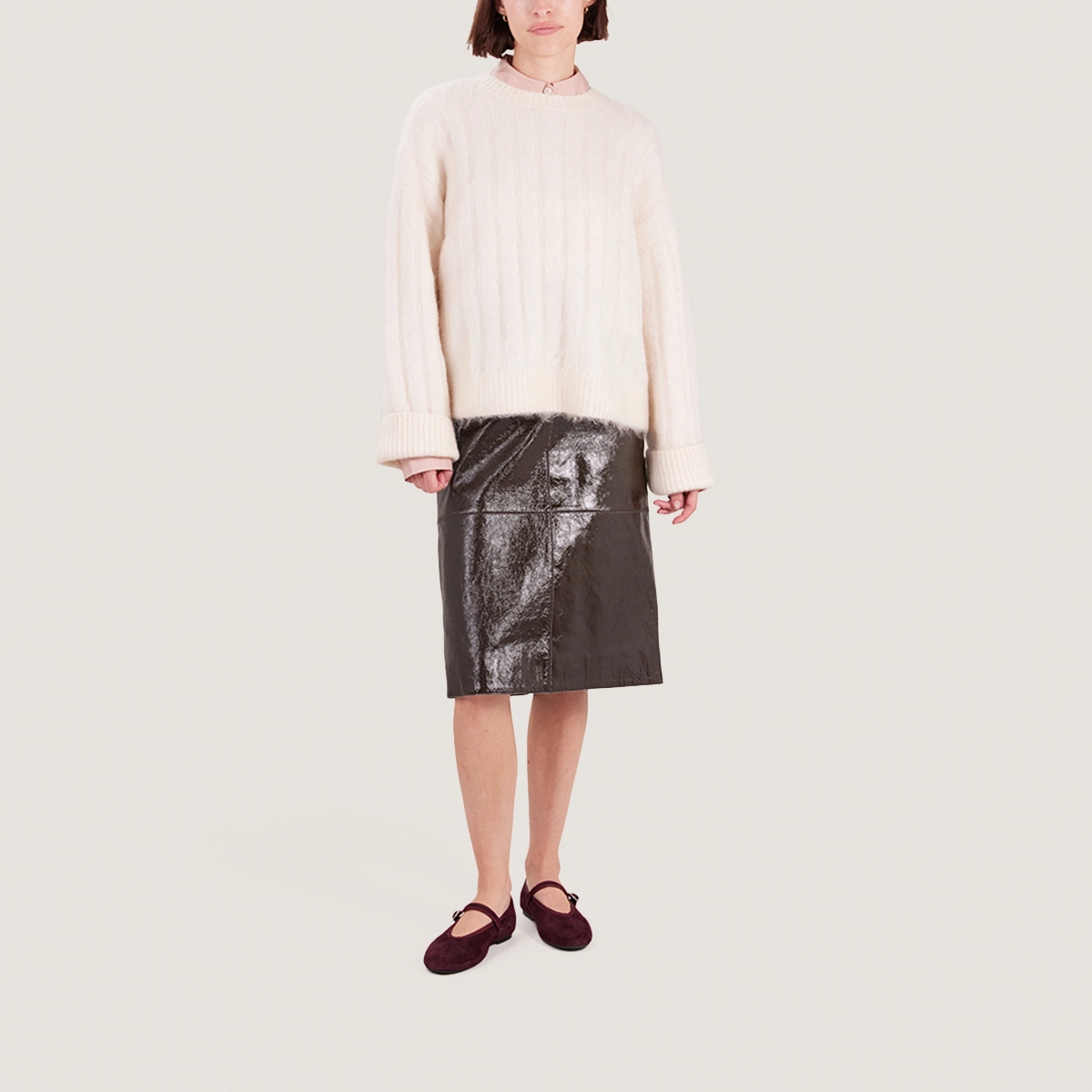 Ballet flats with straps and adjustable buckles in burgundy velvet | DEESSE