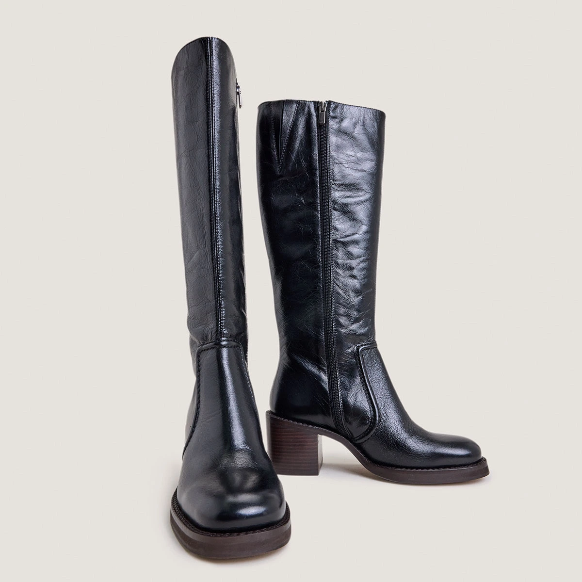 Laminated Heel Boots in aged black leather | BIJOU
