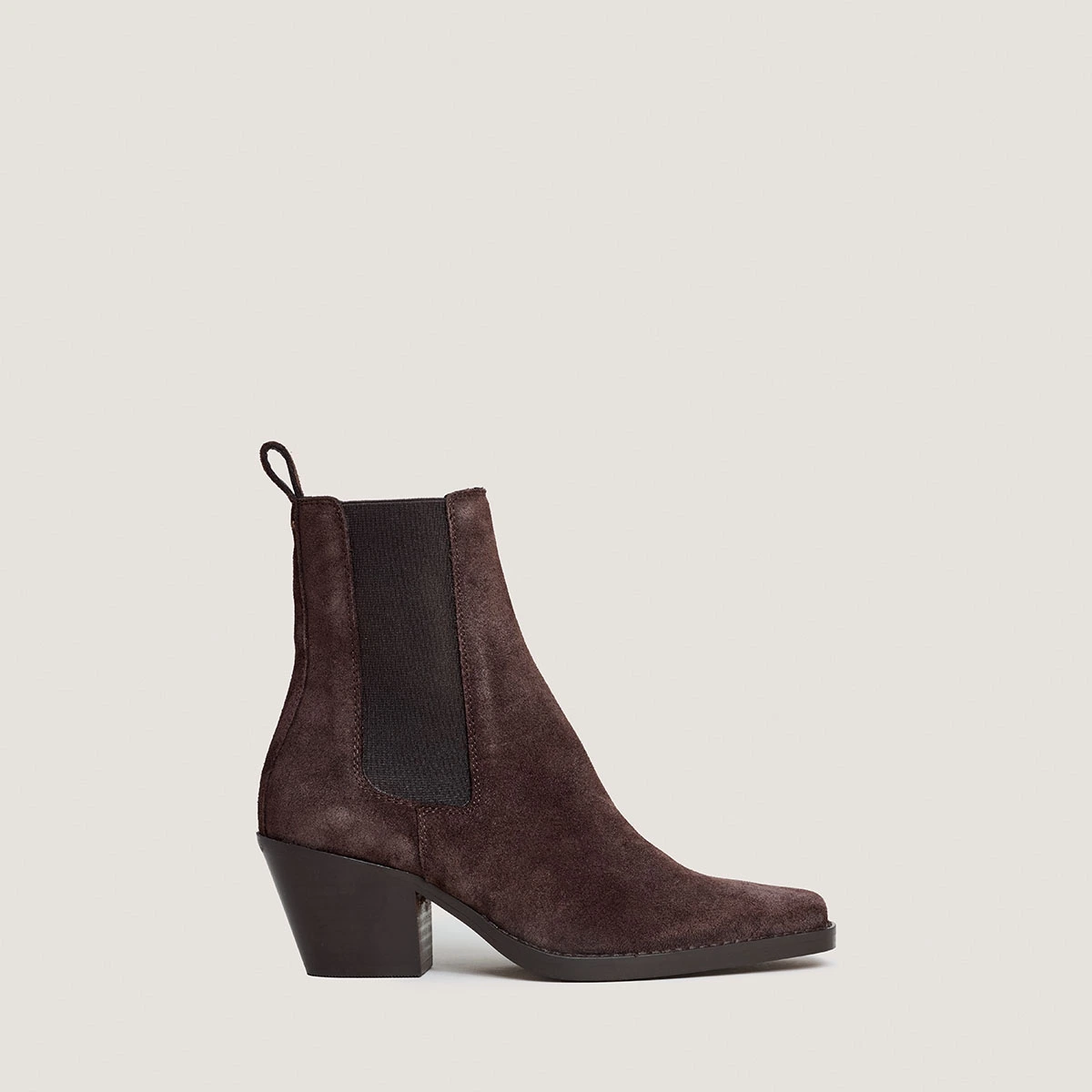 Pointed-toe Ankle boots with bevelled heels in dark brown suede | BOA