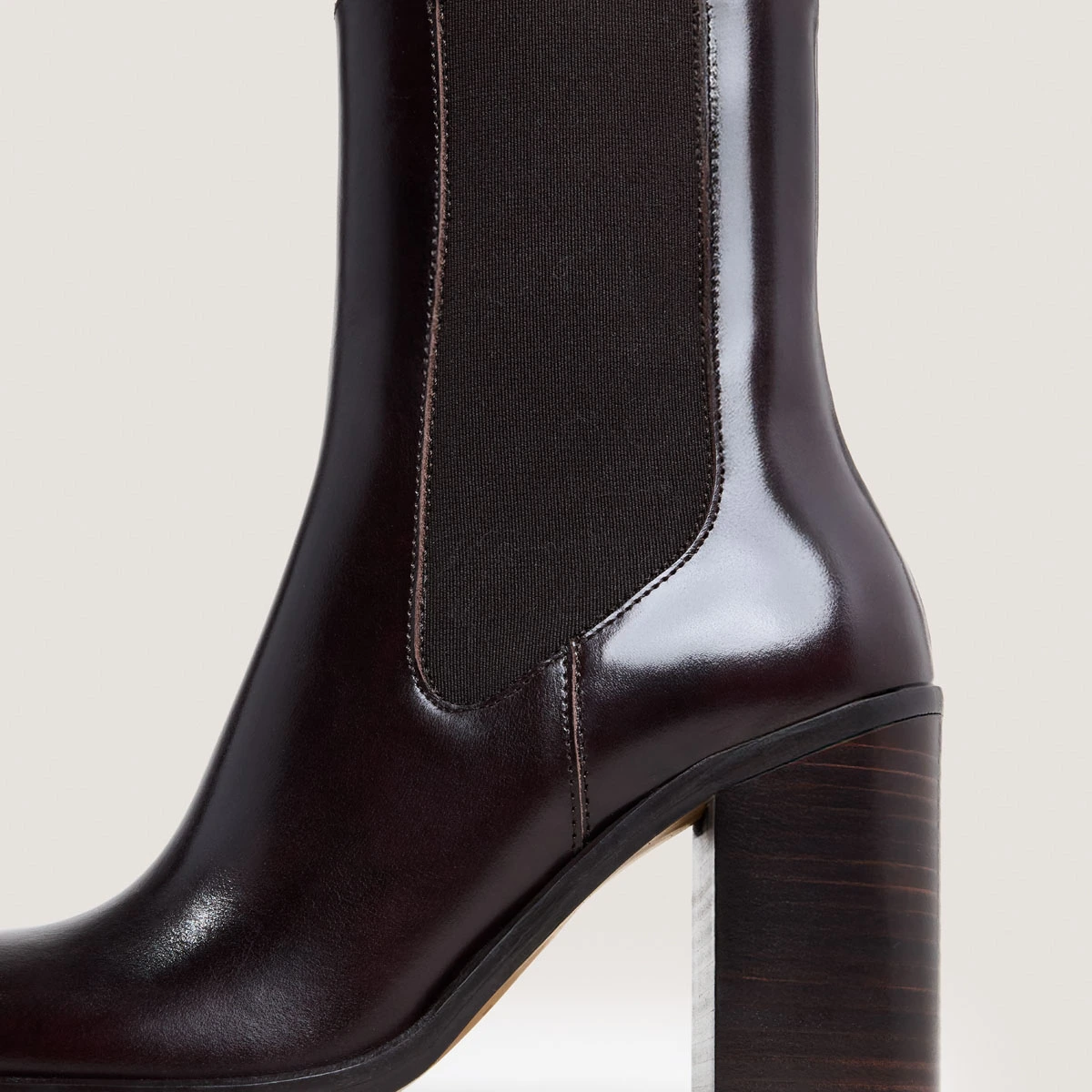 Elastic Booties with Rounded Toes in dark brown leather | BREAK