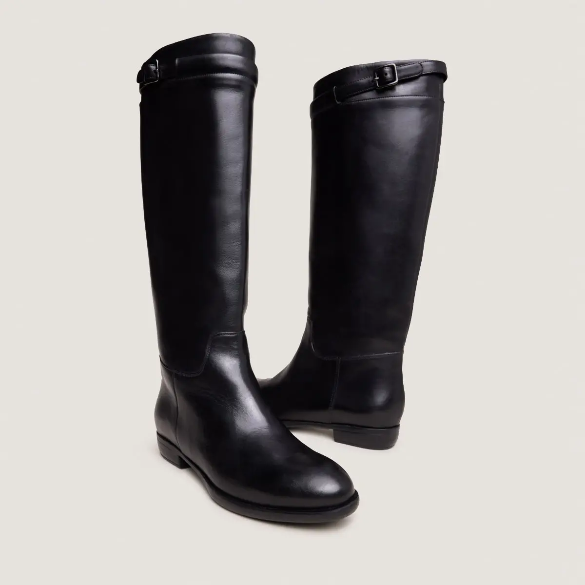 Knee-high boots in black leather | MELODY