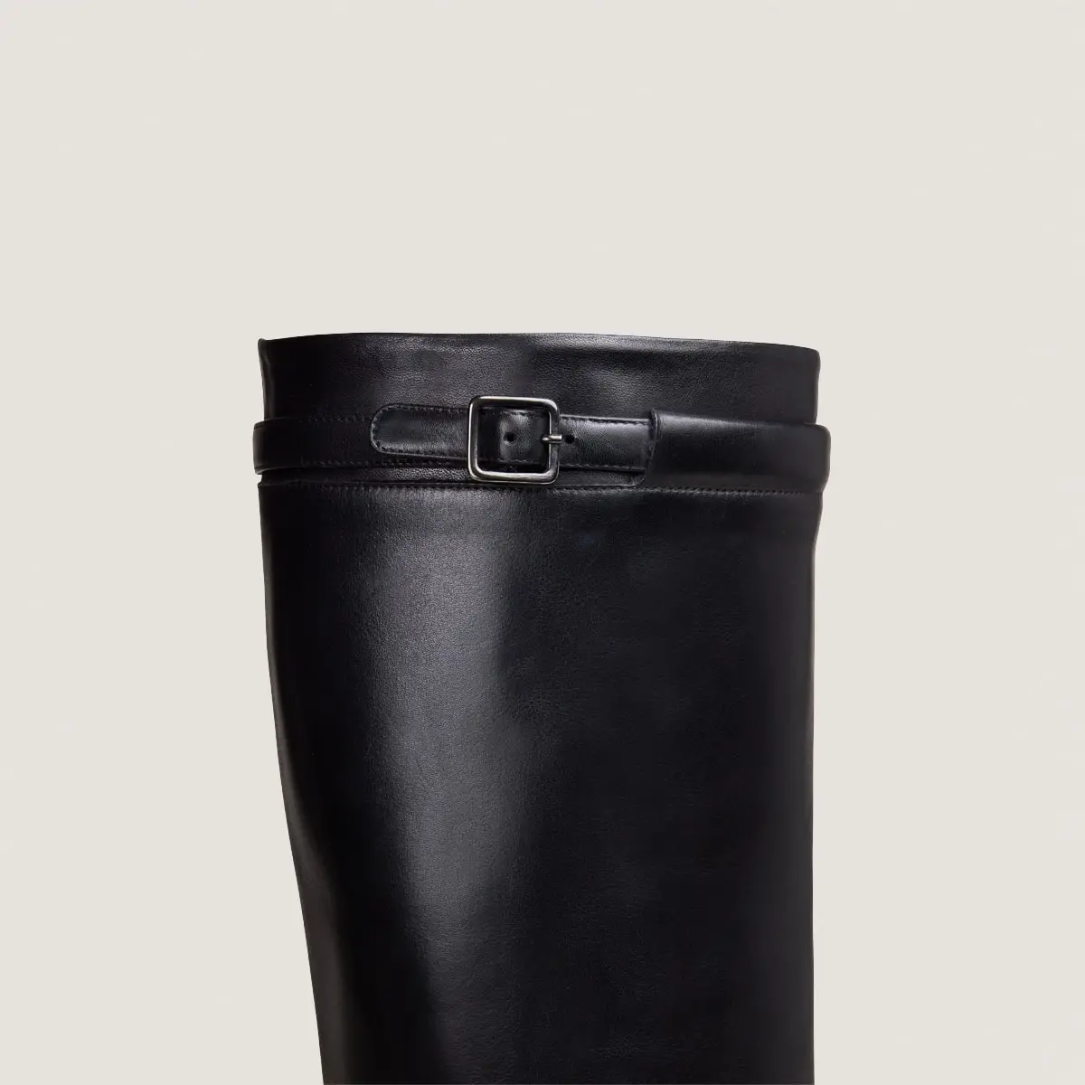 Knee-high boots in black leather | MELODY