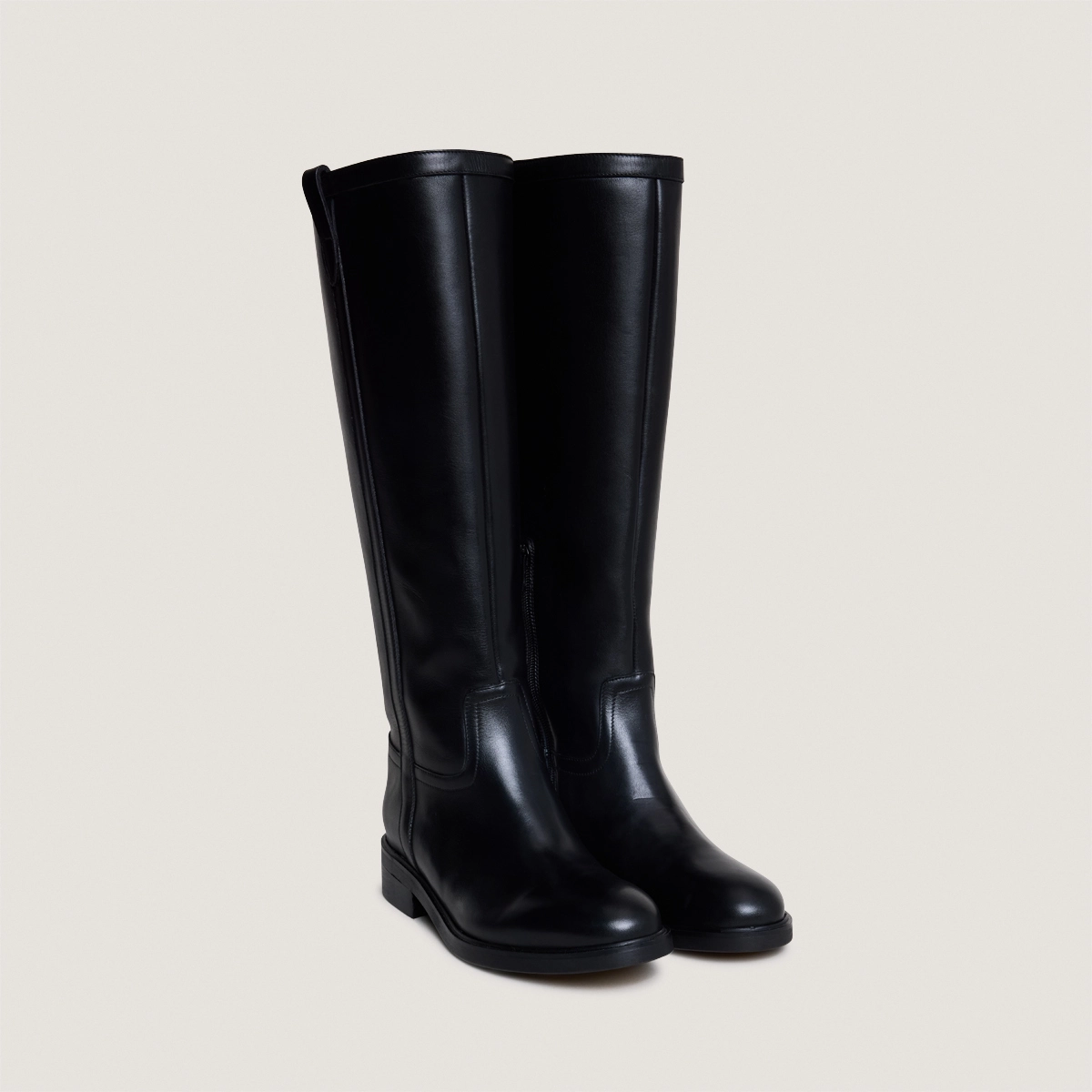 Round-toe boots in black leather | MARGOT