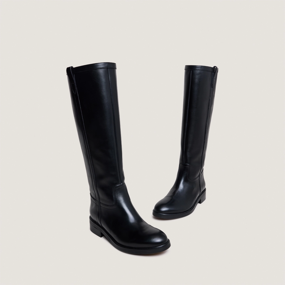 Round-toe boots in black leather | MARGOT