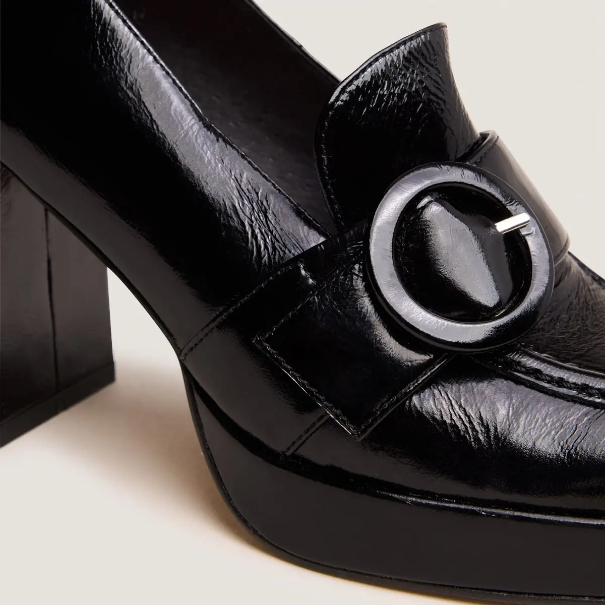High-heeled loafers in black patent leather | VAXE