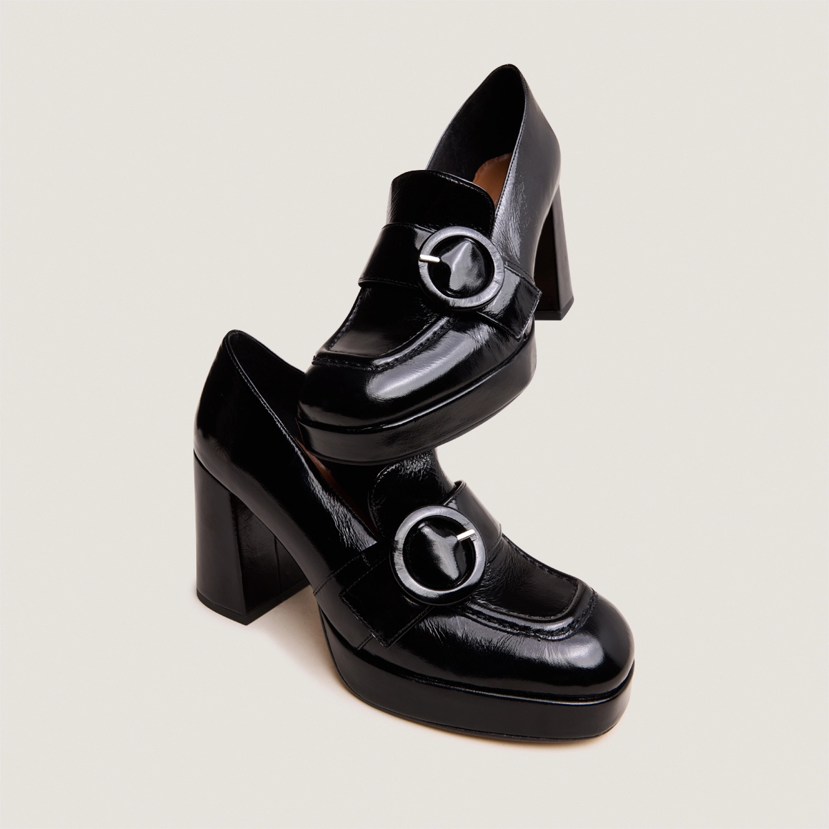 High-heeled loafers in black patent leather | VAXE