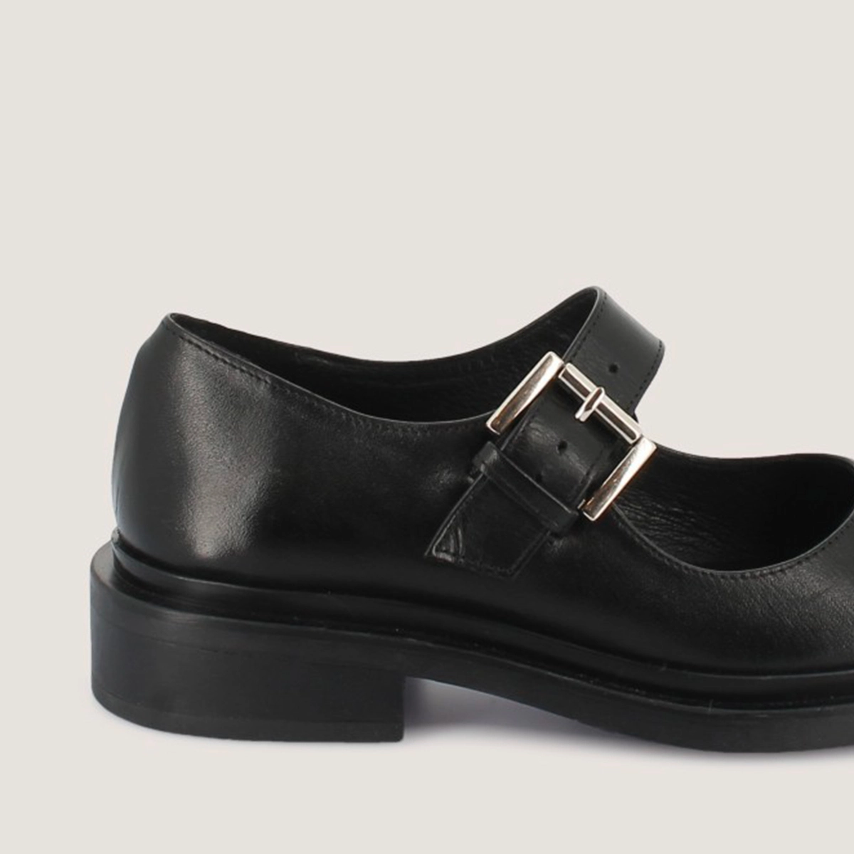 Round-toe Mary Janes in black leather | MATHOU