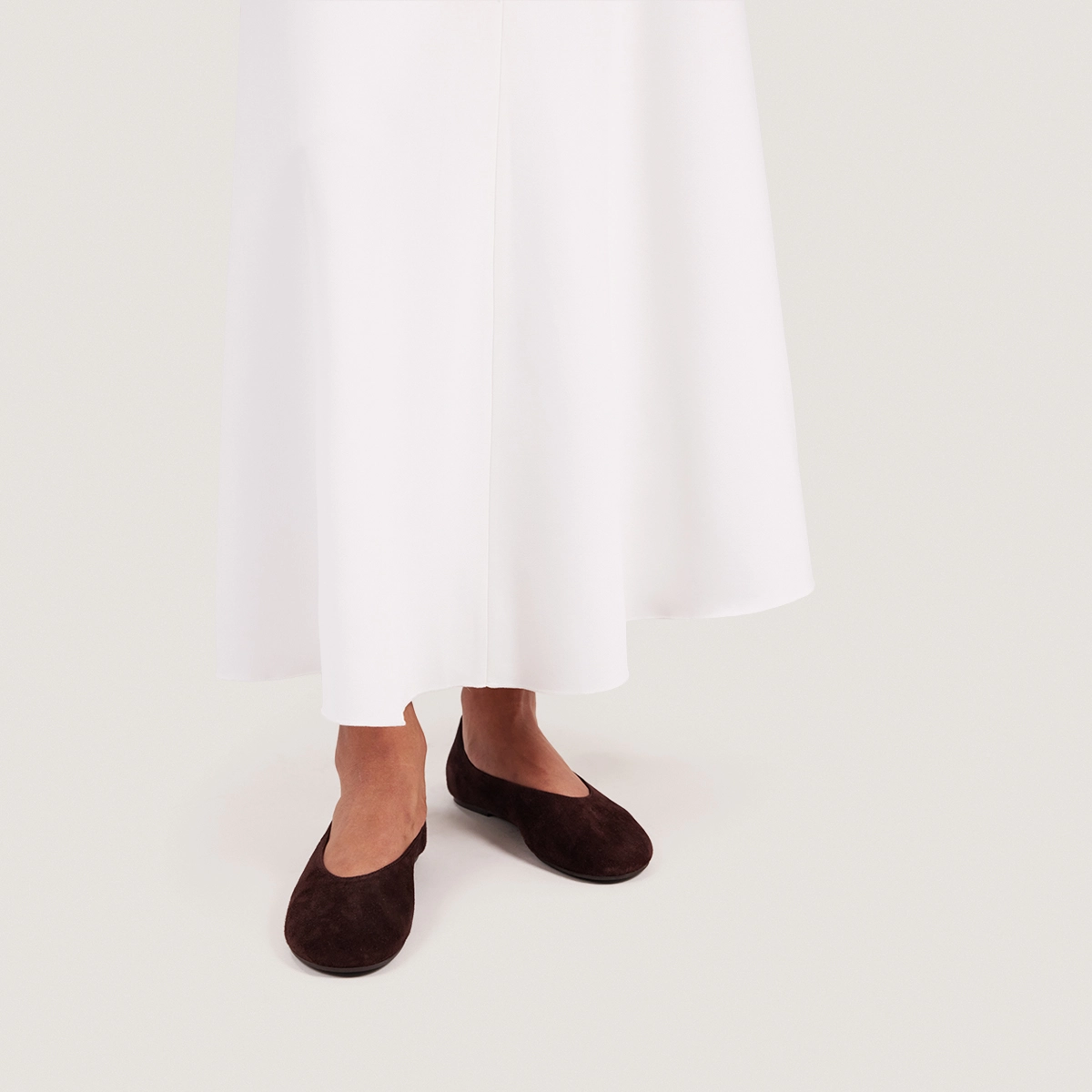 Ballet Flats with Rounded Toe in brown velvet | DERLINE