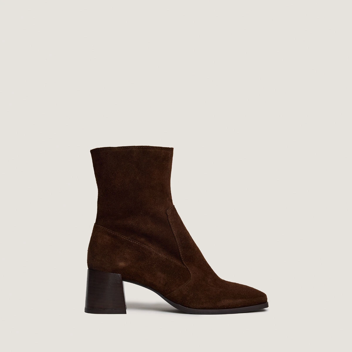 Ankle Boots with Oval Toes in brown split leather | ARGENTAT
