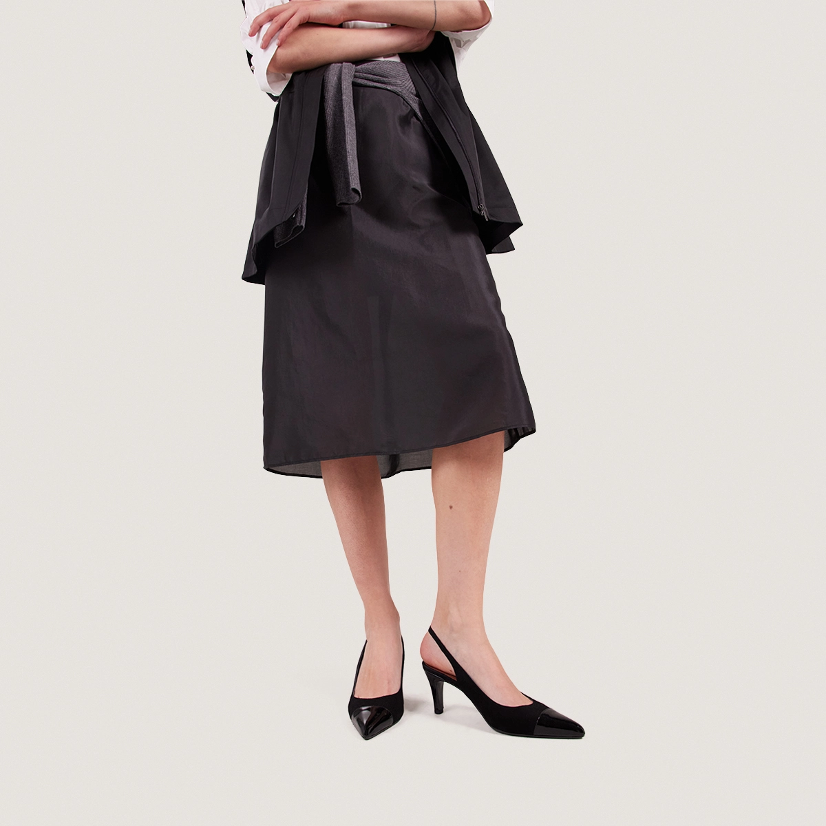 Slingback Pumps in patent leather and dark brown velvet | DESTELLE