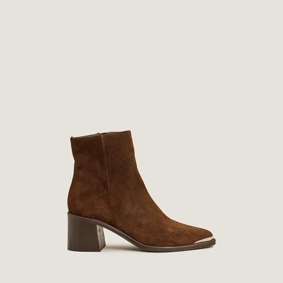 Heeled ankle boots with gold tips in brown suede | delo