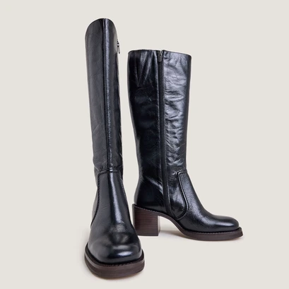 Laminated heel boots in aged black leather | bijou