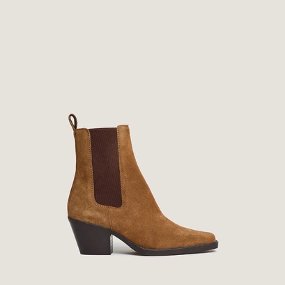 Pointed-toe booties with beveled heels in cognac split leather | boa