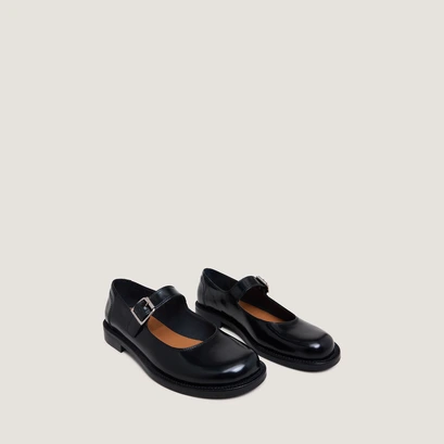 Ballet flats with straps and adjustable buckles in black glazed leather | demilie