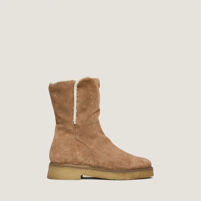 Fur-lined boots in beige suede | megan