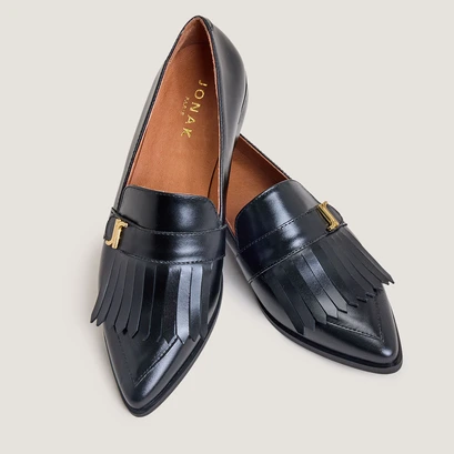 Pointed-toe monogrammed loafers in black leather | anonyme