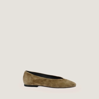 Ballet flats with rounded toe in split khaki leather | delvis