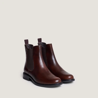 Chelsea boots with rounded toe in cognac patinated leather | audry