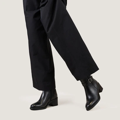 Heeled Boots with Buckles in black leather | garance