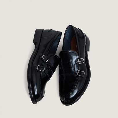 Buckled Loafers in glazed black leather | denora