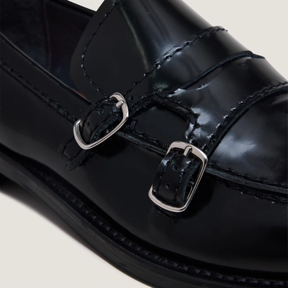 Buckled Loafers in glazed black leather | denora