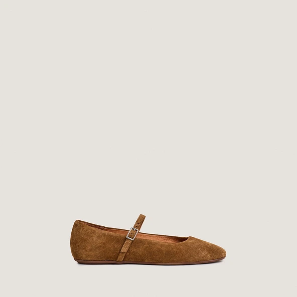 Ballet Flats with Straps in cognac suede | DRIMA