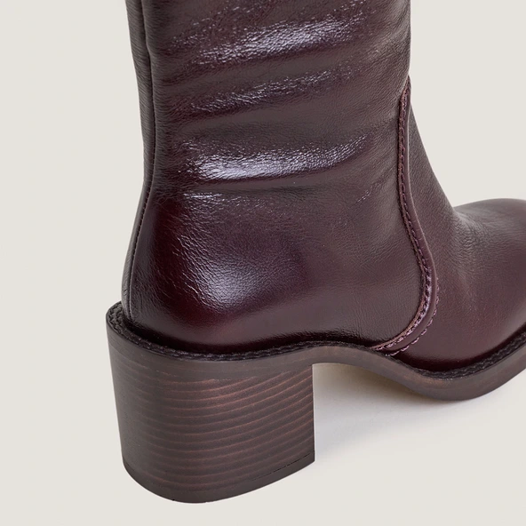 Laminated Heel Boots in aged chocolate leather | BIJOU