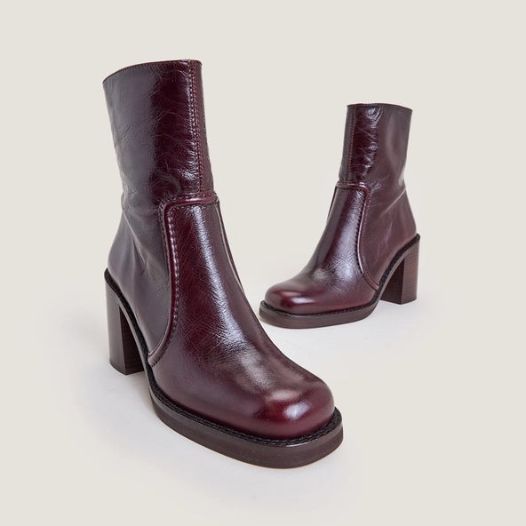 High-Heel Platform Booties in aged chocolate leather | BENICIO