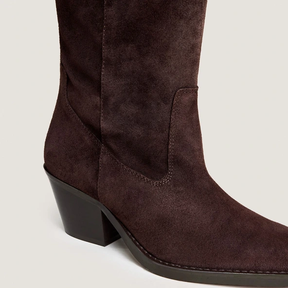 Pointed-Toe Boots in dark brown split leather | BRESIL