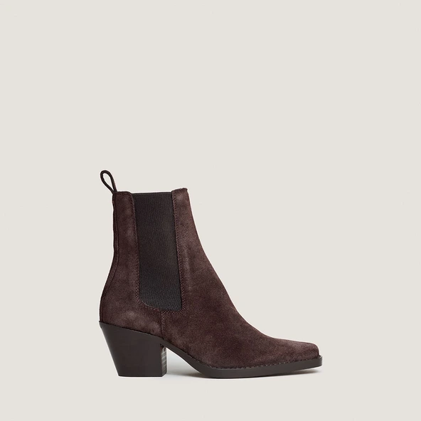 Pointed-toe Ankle boots with bevelled heels in dark brown suede | BOA