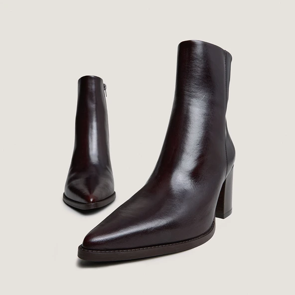 Heeled ankle boots in dark brown patinated leather | PRIDE