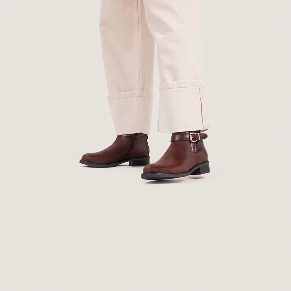 Boots with Buckles in cognac patined leather | ABSTRAIT