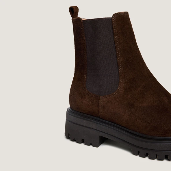 Chelsea Boots in split brown leather | AMANDINE