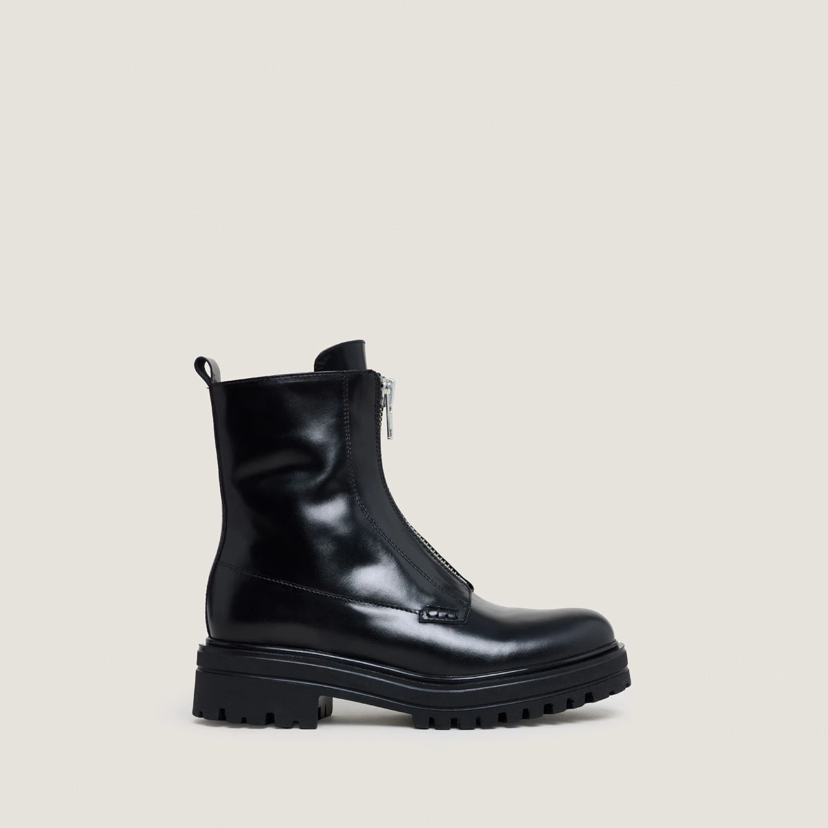 Boots with zippers in black leather | AMOUREUSE