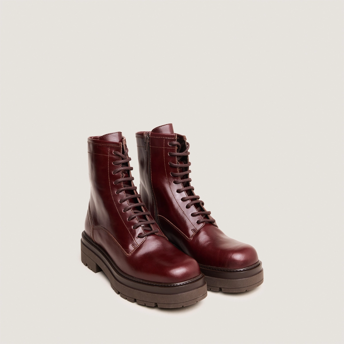 Lace-up boots in brown leather | DICUS
