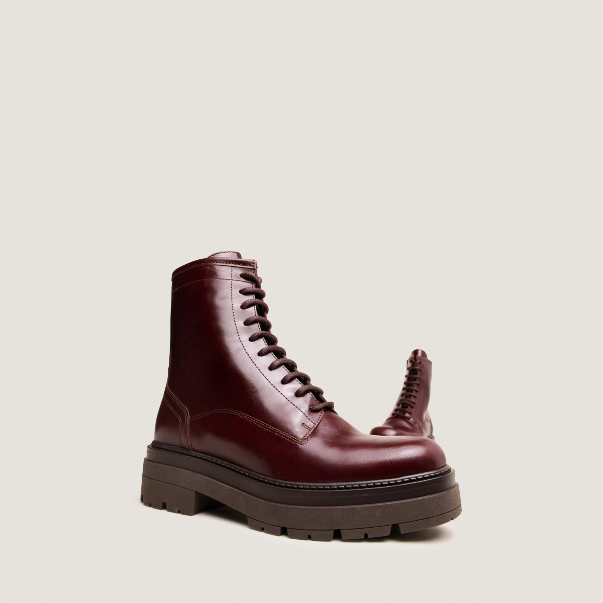 Lace-up boots in brown leather | DICUS
