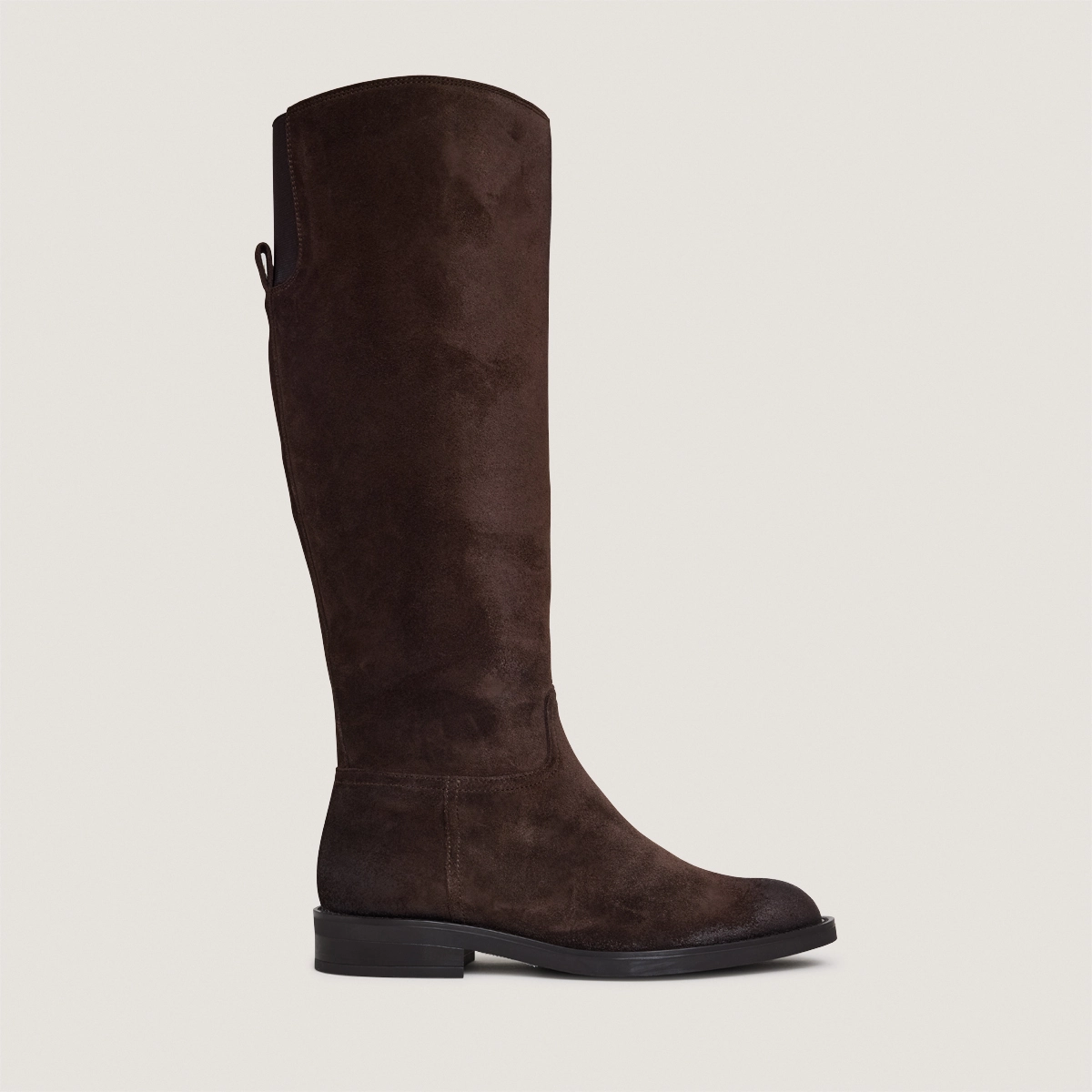 Boots with round toes in dark brown suede | CATHY