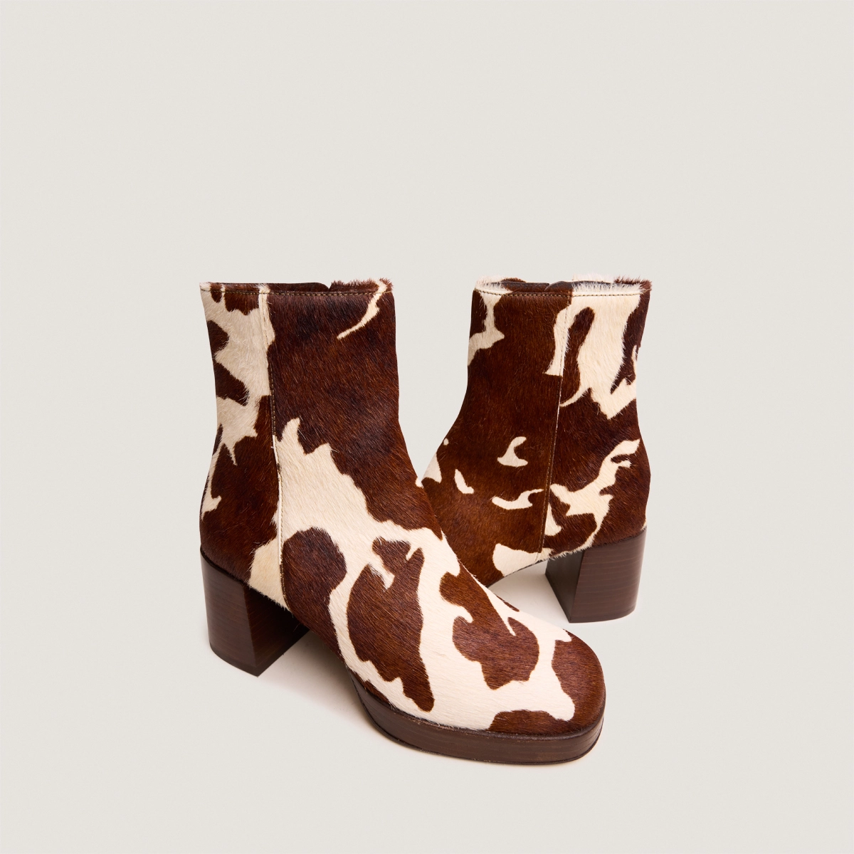 Ankle boots with square toes in brown cowhide | VANVES
