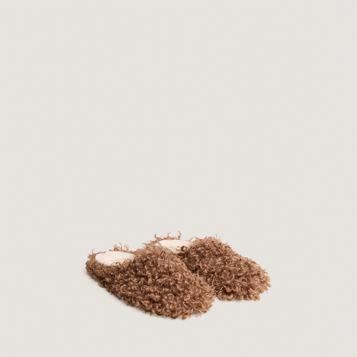 Slippers in hazelnut fluffy fabric | JUDIE